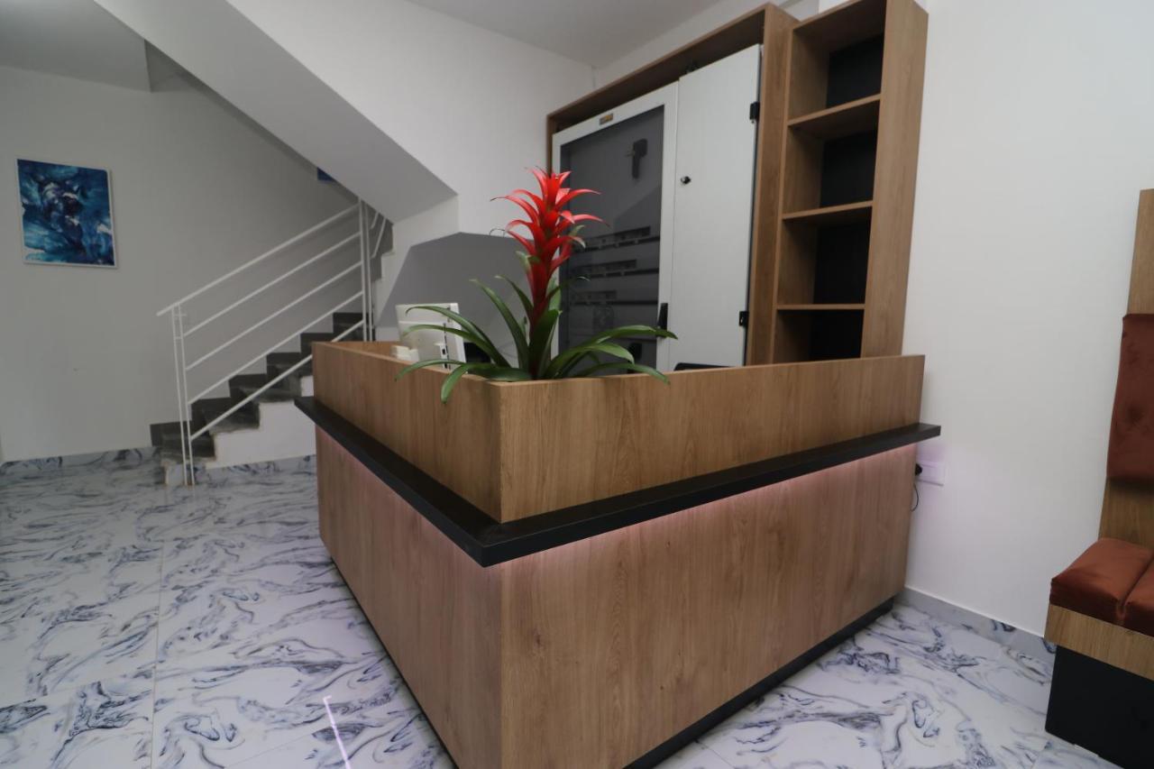 Heming-Way Hotel Δυρράχιο Εξωτερικό φωτογραφία